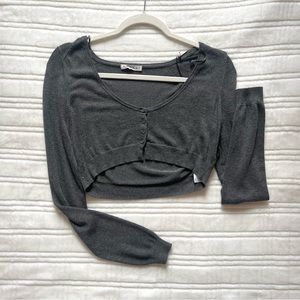 Cropped long sleeve shirt